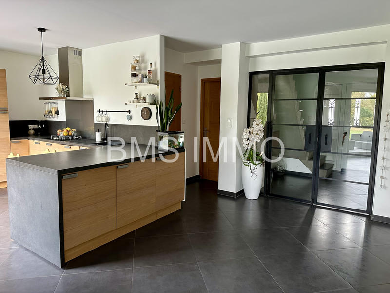 Maison - 151 m² - 6 pièces