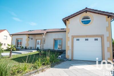 Maison - 246 m² - 9 pièces