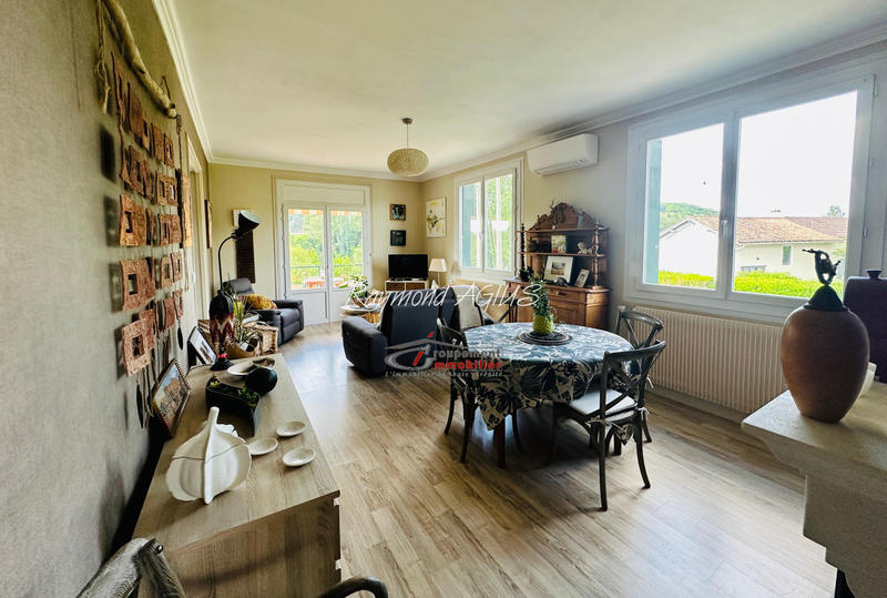 Maison - 189 m² - 9 pièces