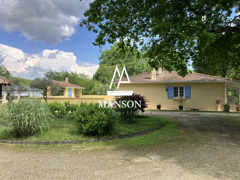 Maison - 180 m² - 6 pièces