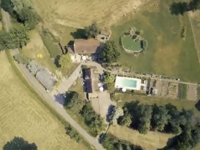 Maison - 420 m² - 12 pièces