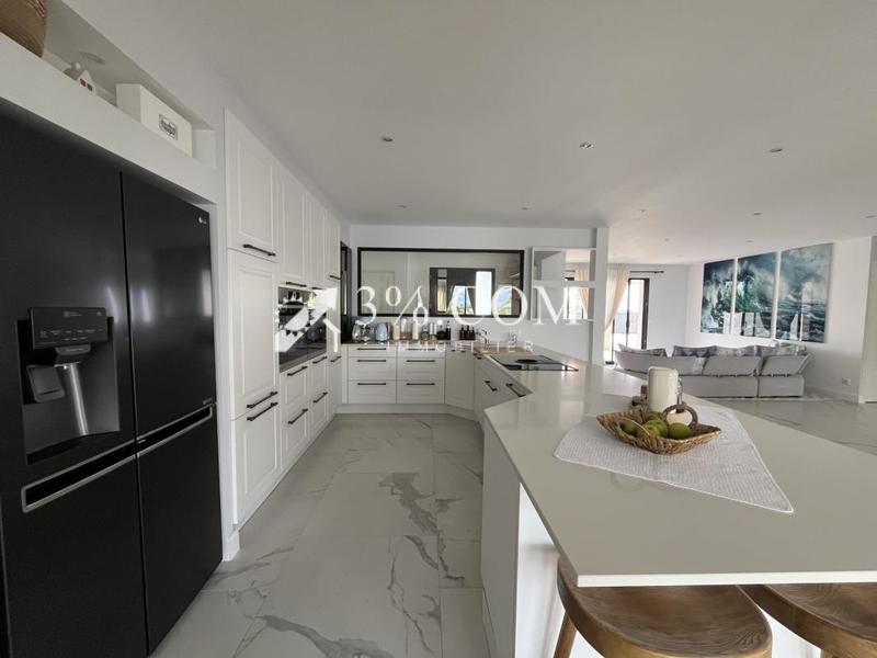 Villa - 185 m² - 6 pièces