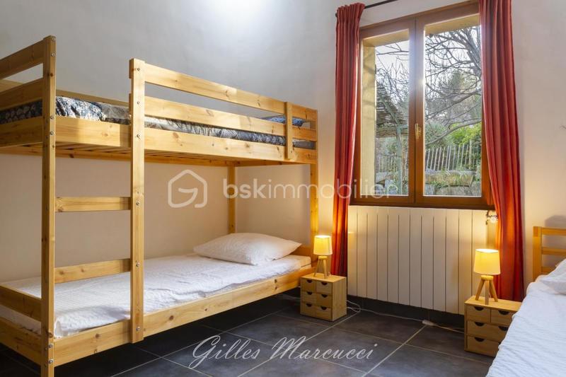 Maison - 174 m² - 5 pièces