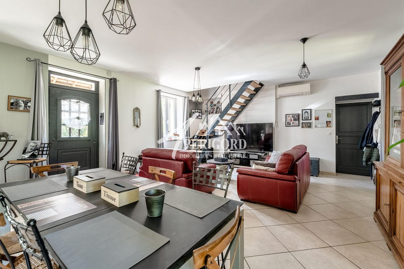 Maison ancienne - 360 m² - 13 pièces