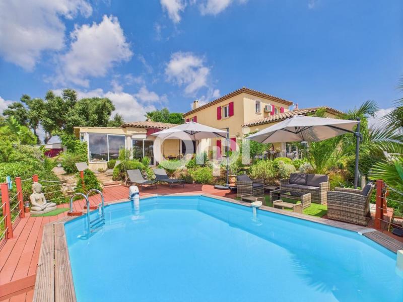 Villa - 170 m² - 6 pièces