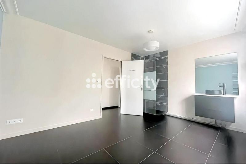 Immeuble - 277 m² - 14 pièces