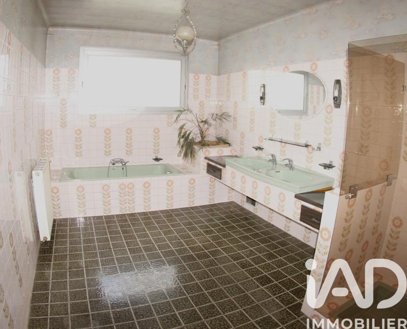 Maison - 141 m² - 6 pièces