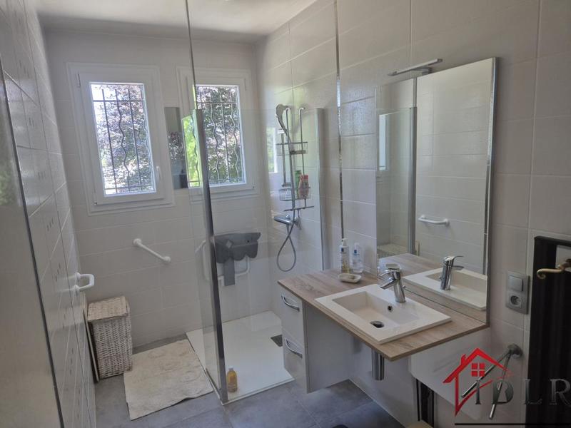 Maison - 138 m² - 6 pièces