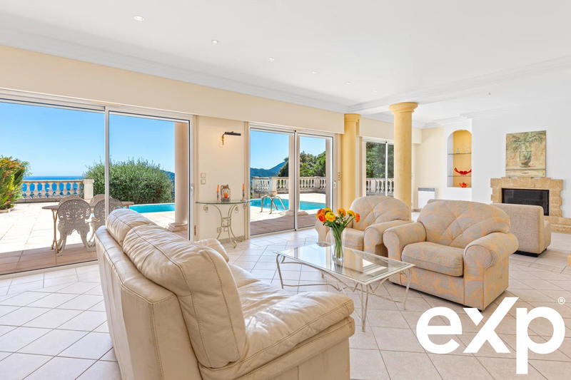 Villa - 285 m² - 6 pièces