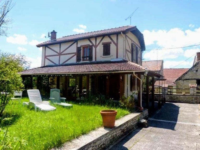 Maison traditionnelle - 88 m² - 4 pièces