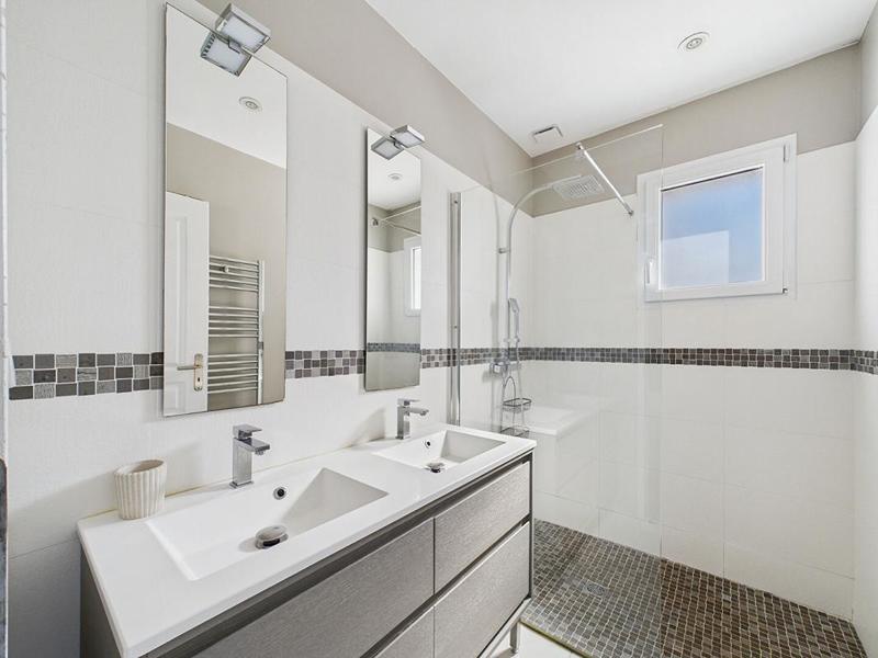 Villa - 136 m² - 6 pièces