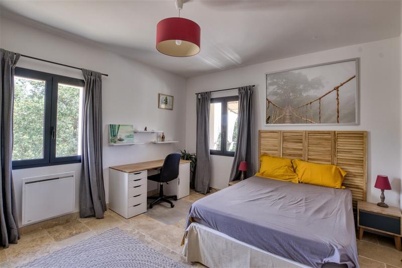 Villa - 237 m² - 8 pièces