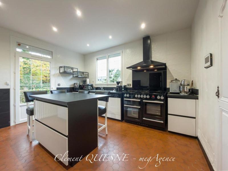 Maison - 182 m² - 7 pièces