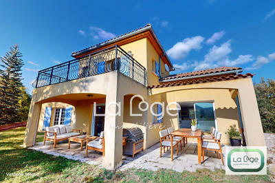 Villa - 140 m² - 5 pièces