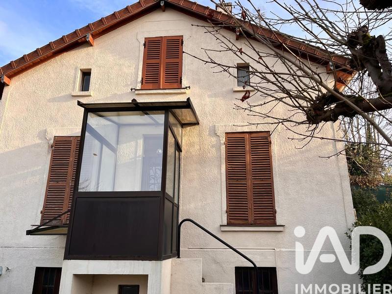 Maison - 99 m² - 6 pièces