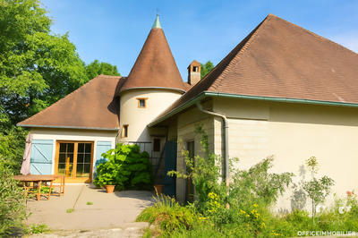 Maison - 180 m² - 8 pièces