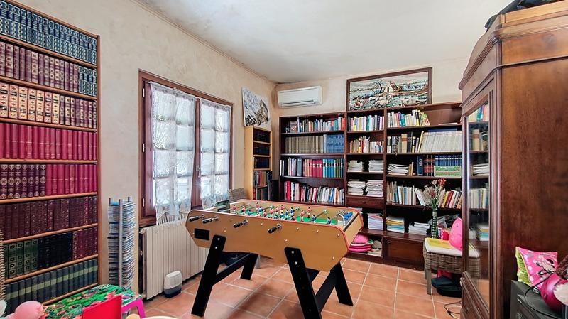 Maison - 313 m² - 9 pièces