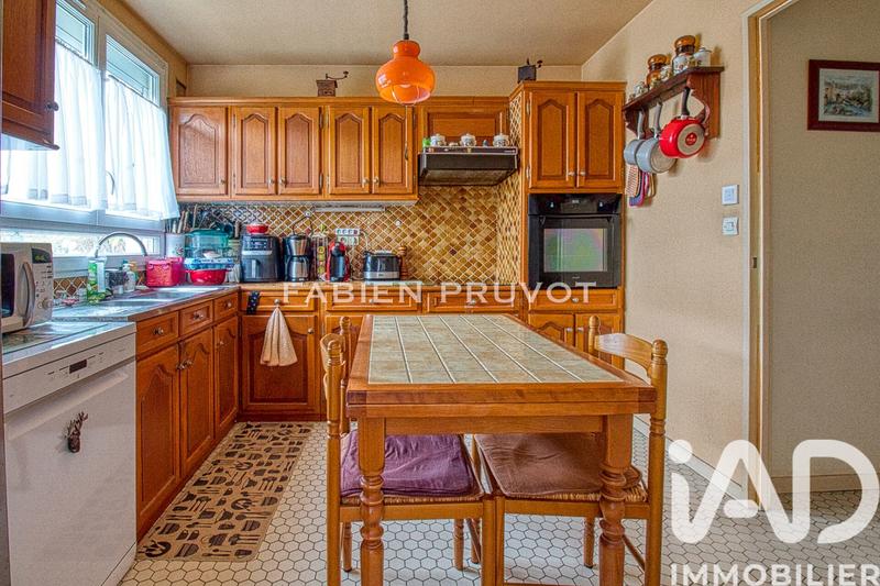 Maison - 93 m² - 5 pièces