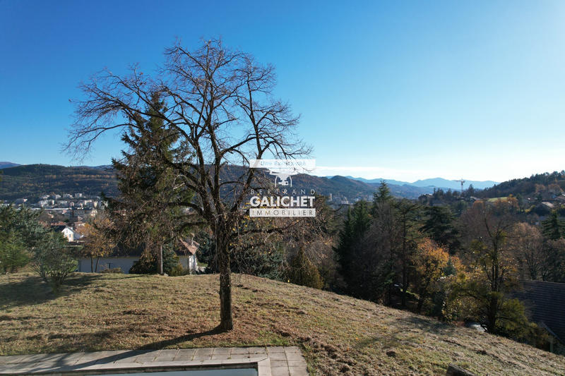 Maison - 412 m² - 8 pièces