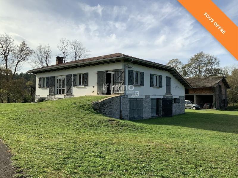 Maison - 382 m² - 9 pièces