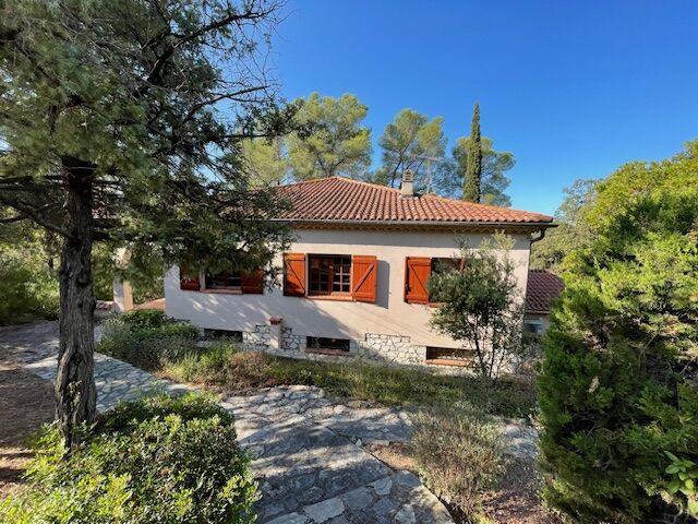 Maison - 205 m² - 7 pièces