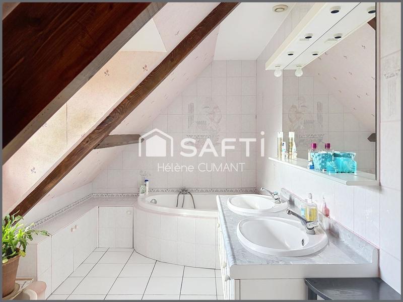 Maison - 101 m² - 5 pièces