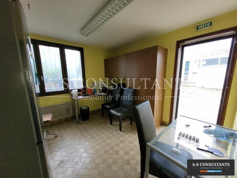 Local d'activité / Entrepôt - 145 m²