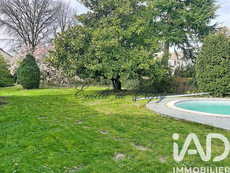 Maison - 206 m² - 9 pièces