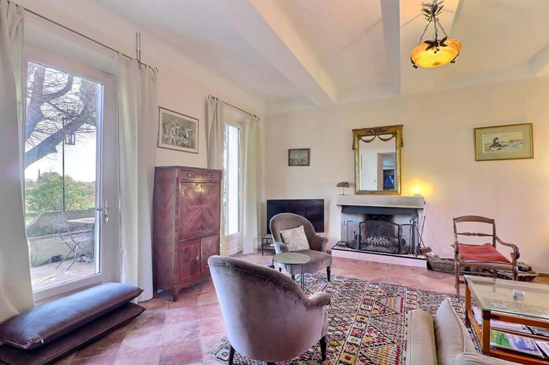 Maison - 230 m² - 14 pièces