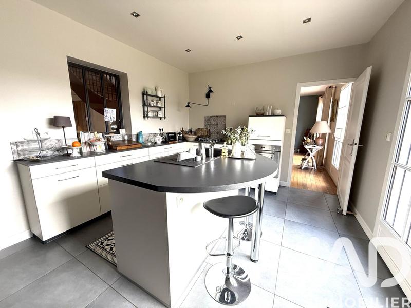 Maison - 200 m² - 7 pièces