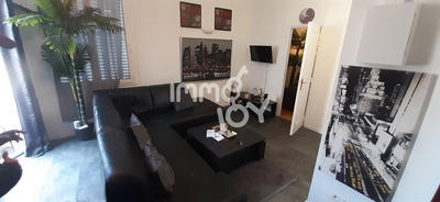 Immeuble - 140 m² - 8 pièces