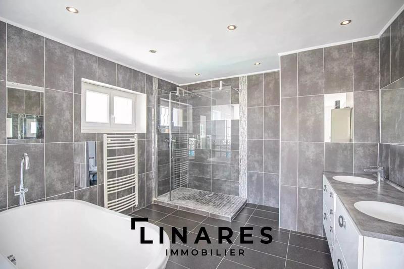 Villa - 320 m² - 5 pièces