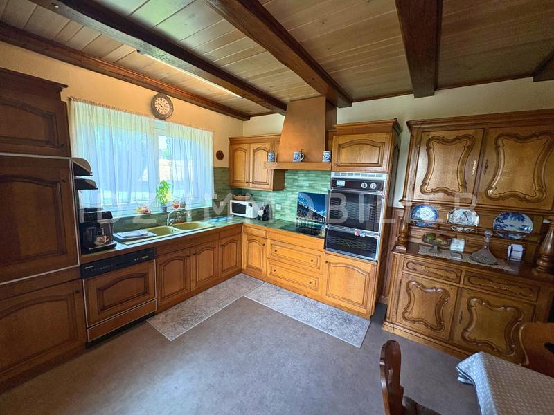 Maison - 201 m² - 7 pièces