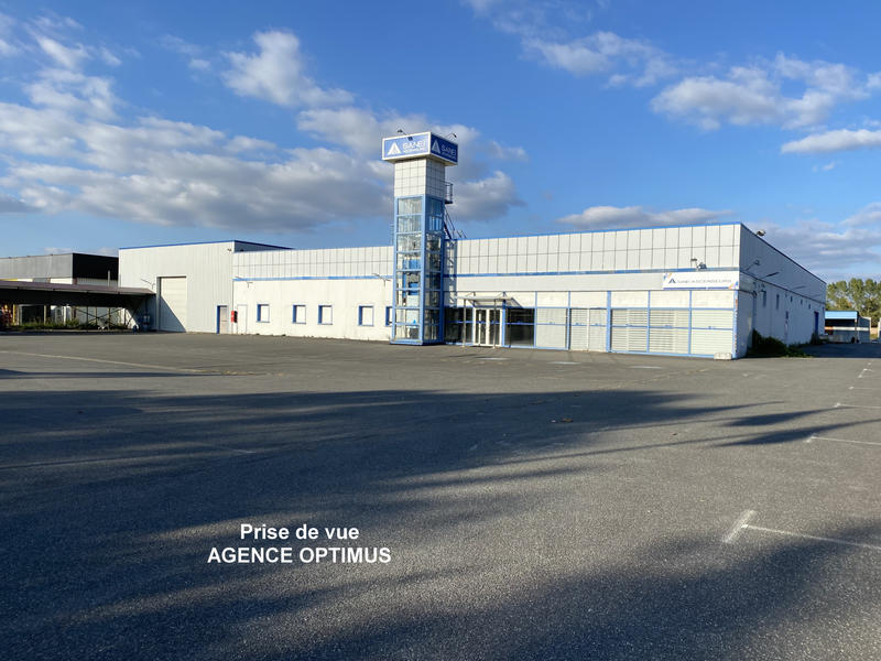 Local commercial - 2 100 m²