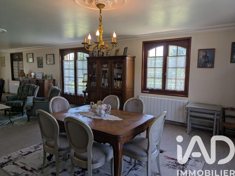 Maison - 277 m² - 9 pièces