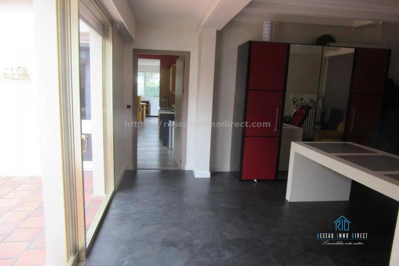 Propriété - 276 m² - 6 pièces