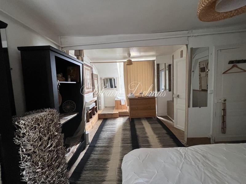 Château - 4 400 m² - 35 pièces