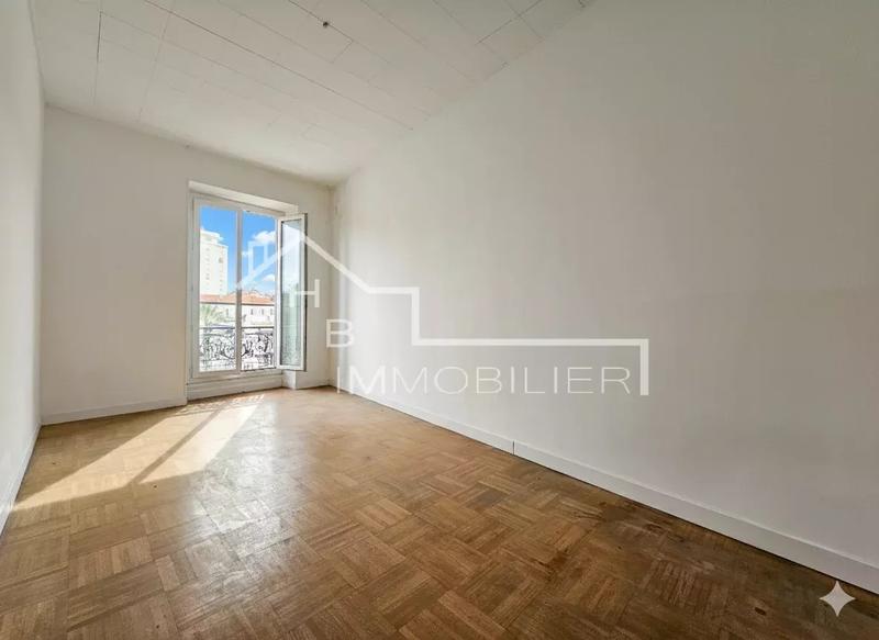 Appartement - 90 m² - 3 pièces