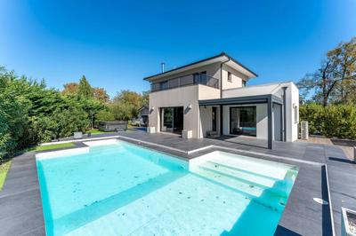 Maison - 180 m² - 7 pièces