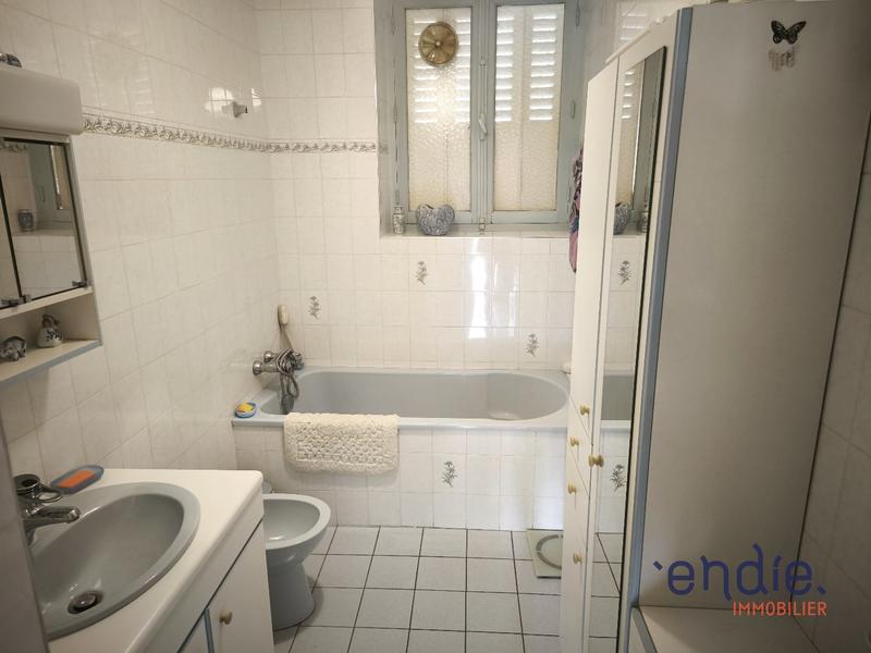 Maison - 185 m² - 8 pièces