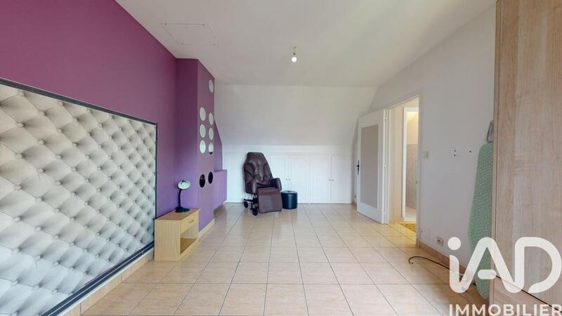 Maison - 201 m² - 7 pièces