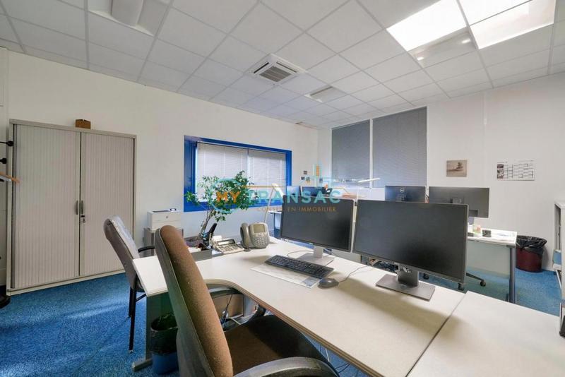 Local d'activité / Entrepôt - 619 m²