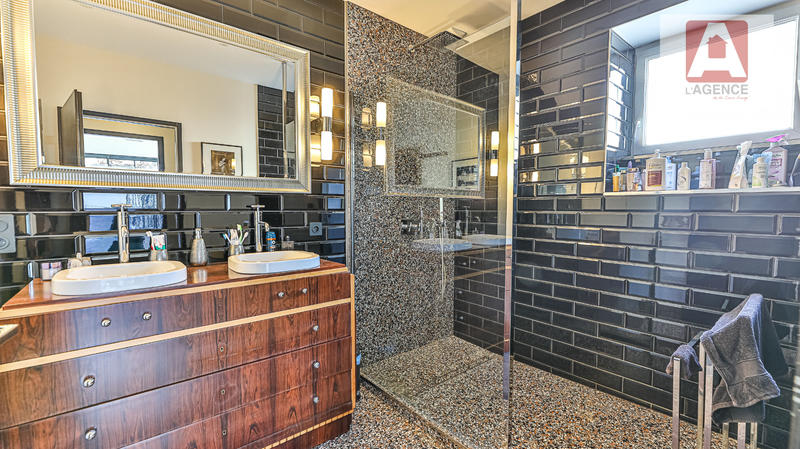 Maison - 185 m² - 6 pièces