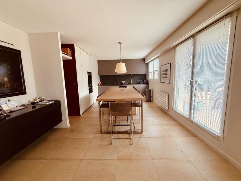 Appartement - 224 m² - 6 pièces