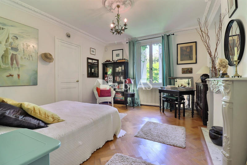 Maison - 210 m² - 7 pièces