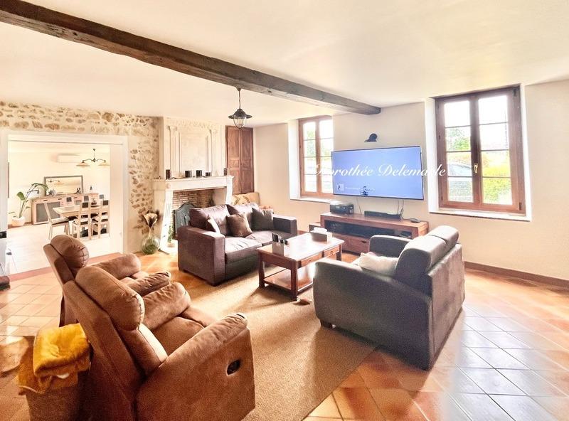 Maison - 298 m² - 9 pièces