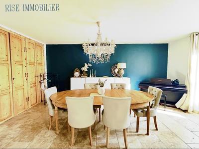 Maison - 199 m² - 6 pièces