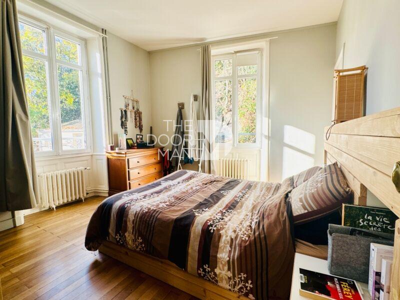 Maison bourgeoise - 144 m² - 9 pièces