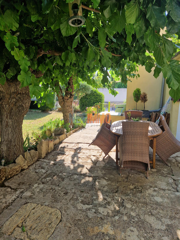 Propriété - 258 m² - 6 pièces