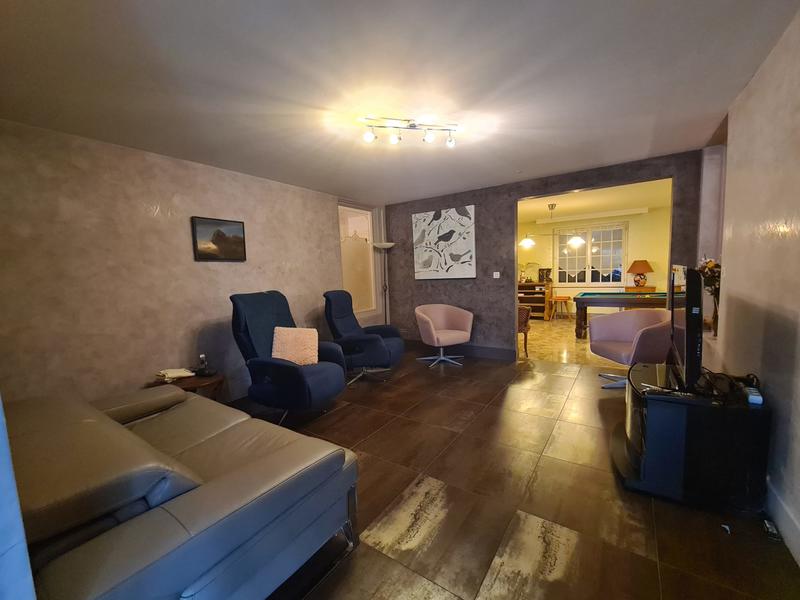 Maison - 566 m² - 15 pièces